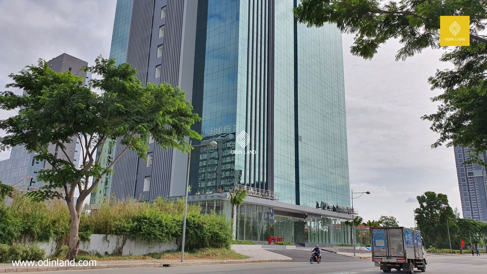 Office for lease at UOA Tower