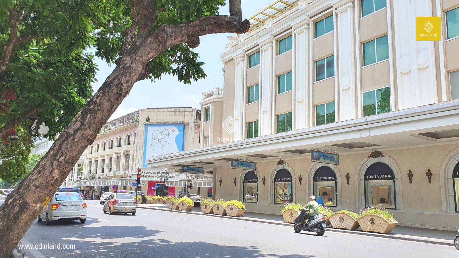Louis Vuitton khai trương cửa hàng lớn nhất Việt Nam tại Hà Nội  Tạp chí  Đẹp