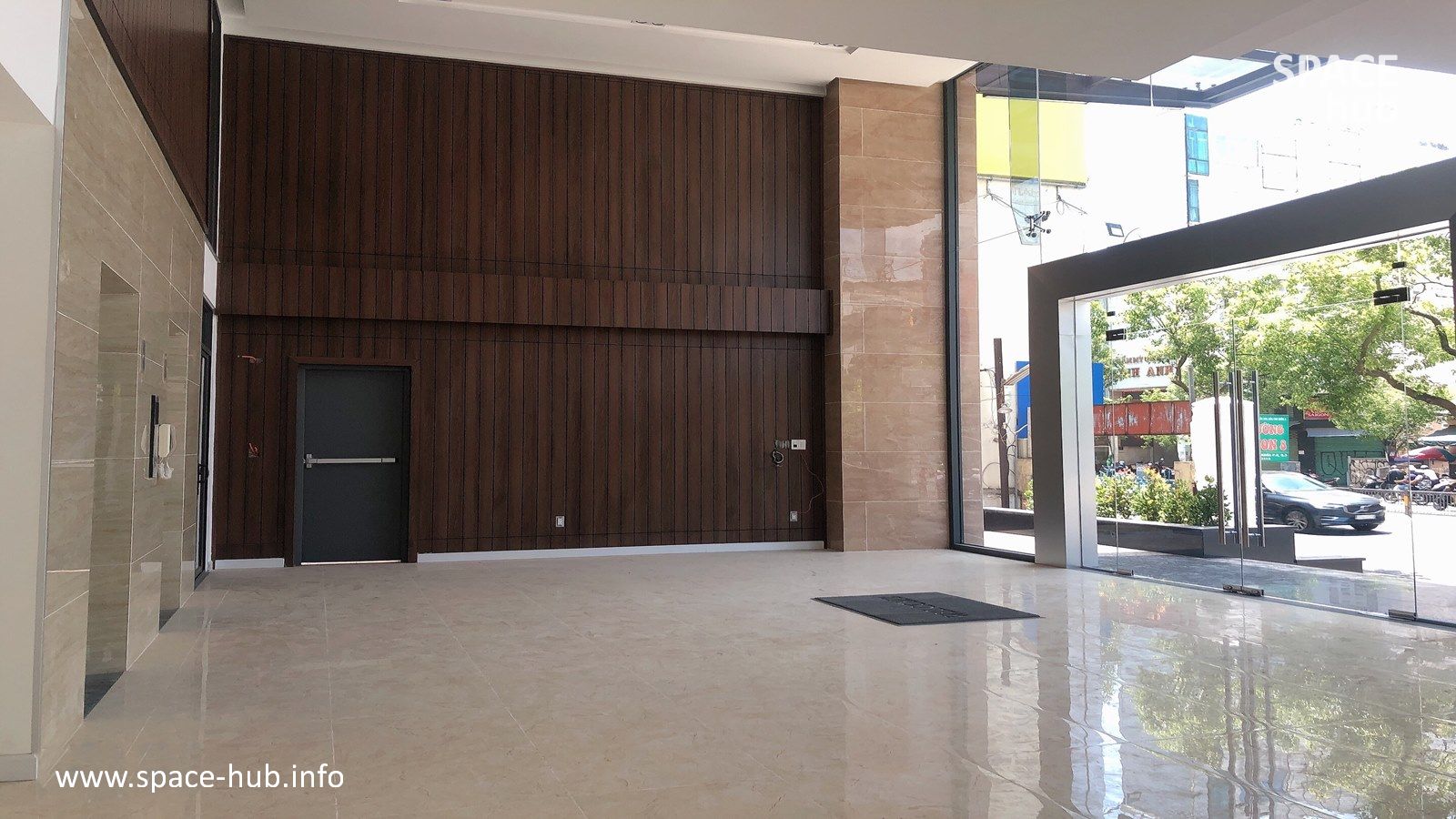 Spacious space on the ground floor at 292 Nam Ky Khoi Nghia Building 