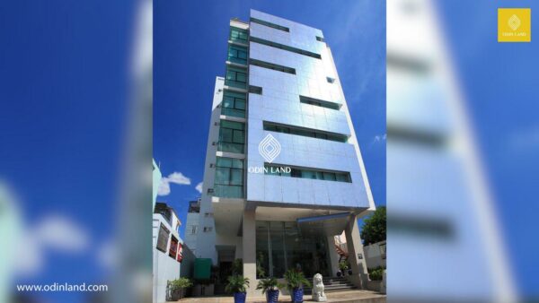 v building